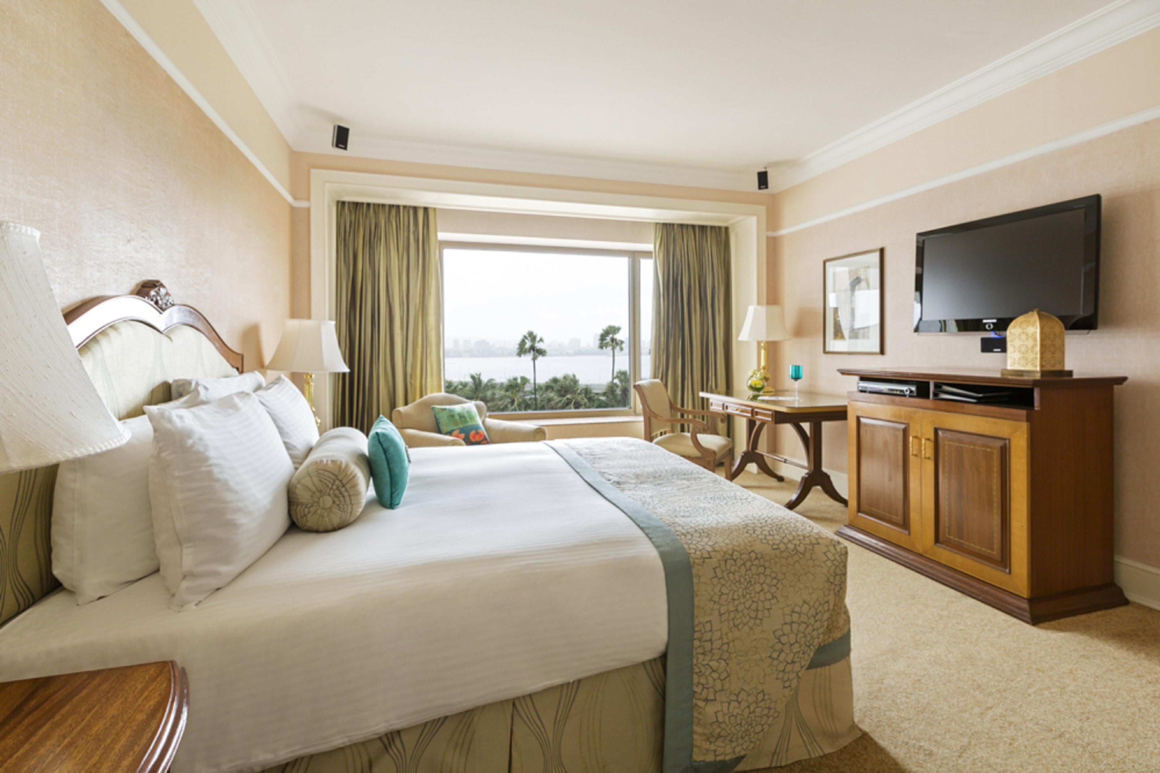 Taj Lands End Hotel Mumbai Exterior photo