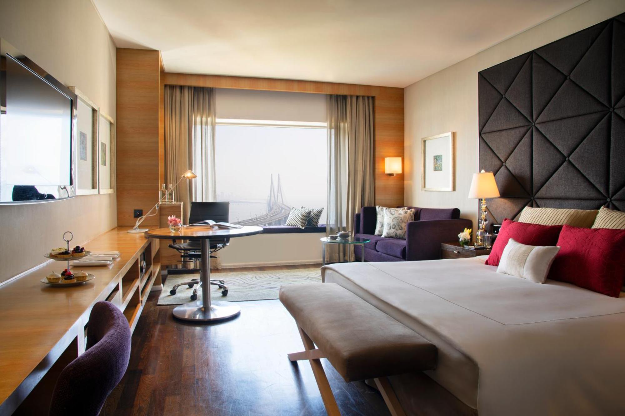 Taj Lands End Hotel Mumbai Exterior photo A room at the Taj Mahal Palace