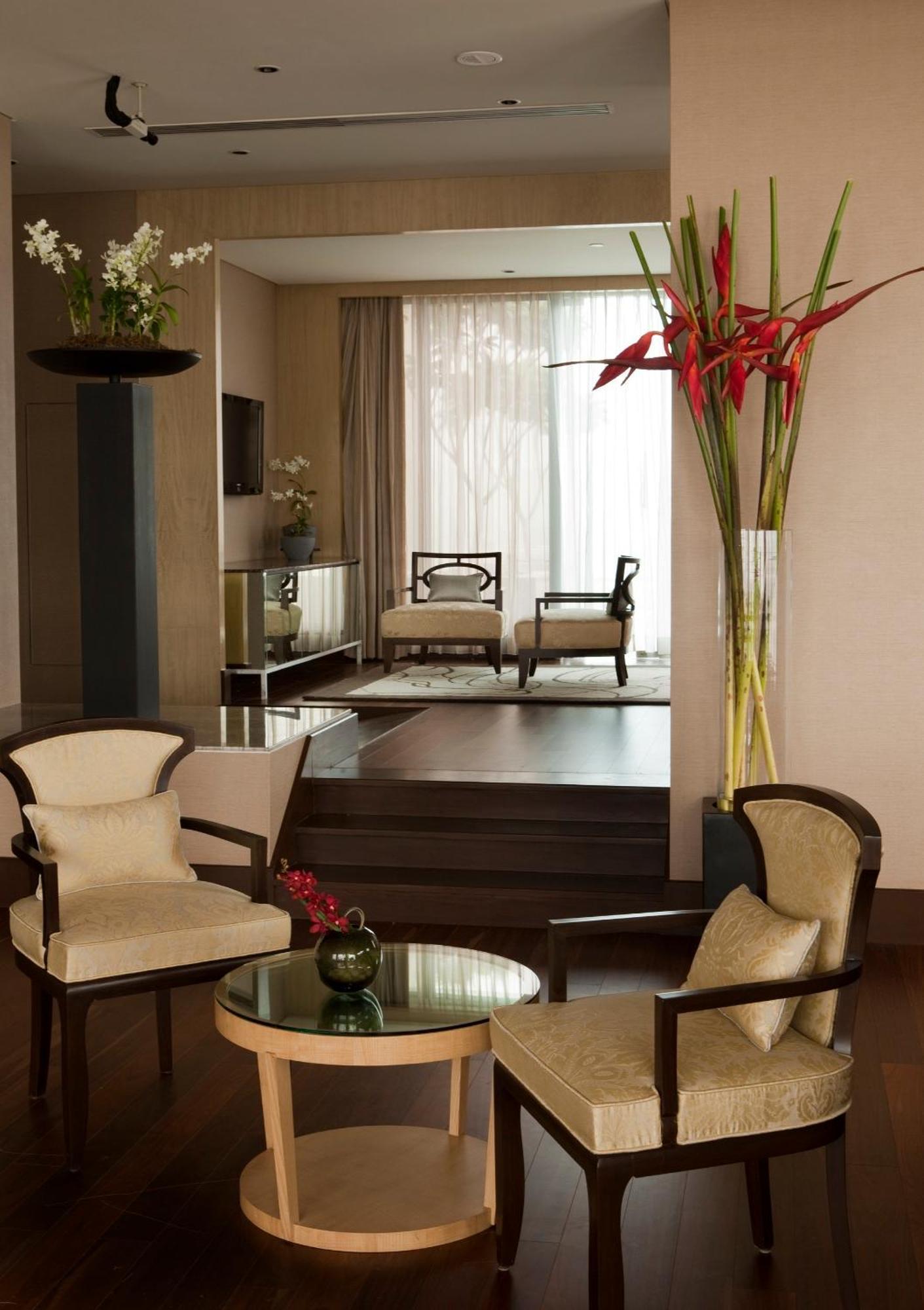 Taj Lands End Hotel Mumbai Interior photo The interior of the hotel