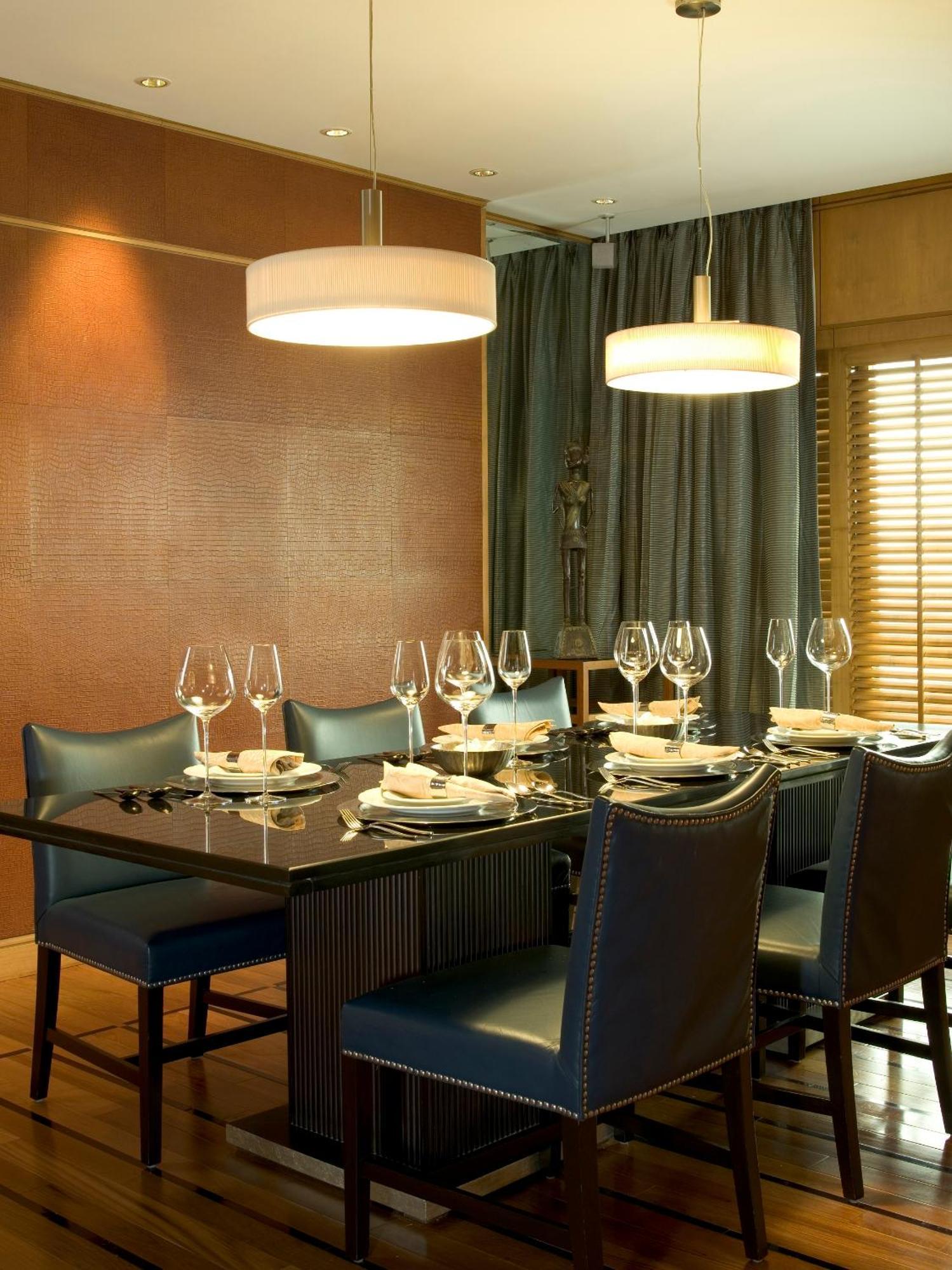 Taj Lands End Hotel Mumbai Exterior photo A dining room