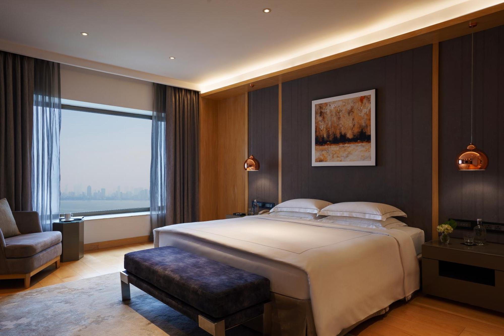 Taj Lands End Hotel Mumbai Exterior photo A bedroom at the hotel