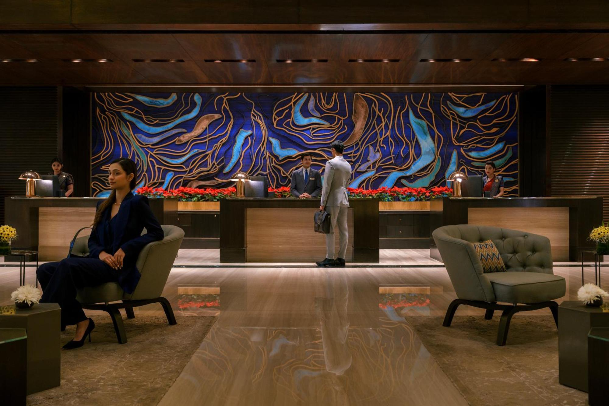 Taj Lands End Hotel Mumbai Exterior photo The lobby of the hotel
