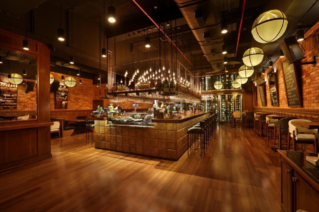Taj Lands End Hotel Mumbai Exterior photo Interior of the restaurant